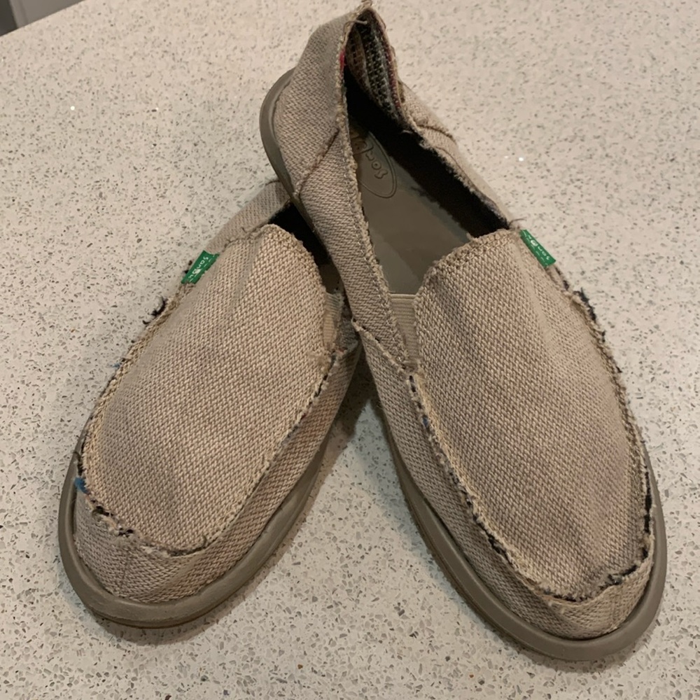 Sanuk Woman’s casual show.  Size 9. Slightly wore. Tan